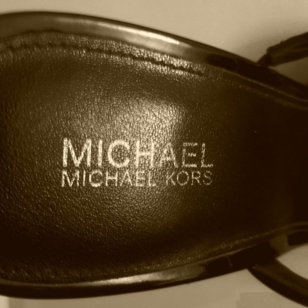 STUNNING MICHAEL KORS PATENT LEATHER MULES. 4.5" HEEL. S:9✨ EXCELLENT CONDITION. - Picture 5 of 5